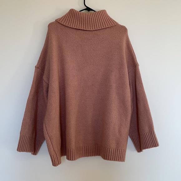 Oversized Pink Turtleneck Sweater - Picture 2 of 7